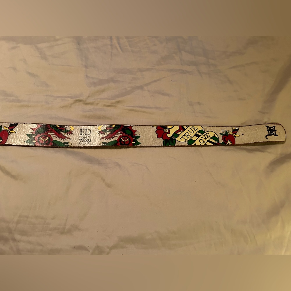 Ed Hardy Women’s White Leather Belt True Love w Dragons. Distressed.